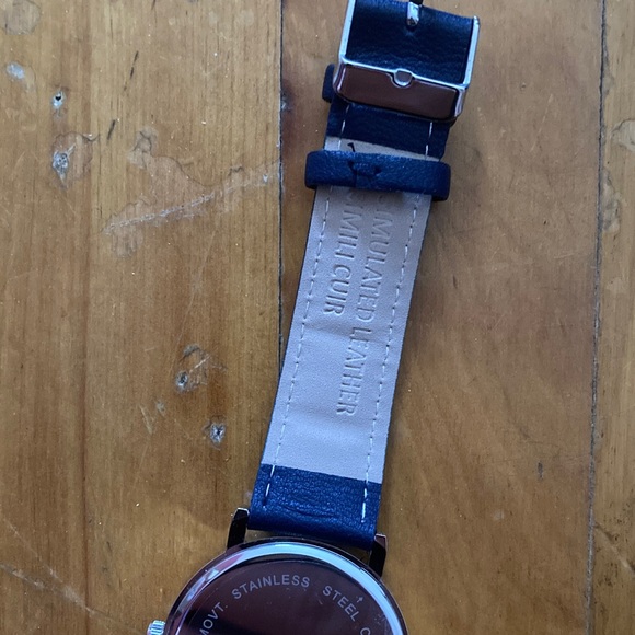 💎 Vegan Leather Watch - Picture 5 of 5